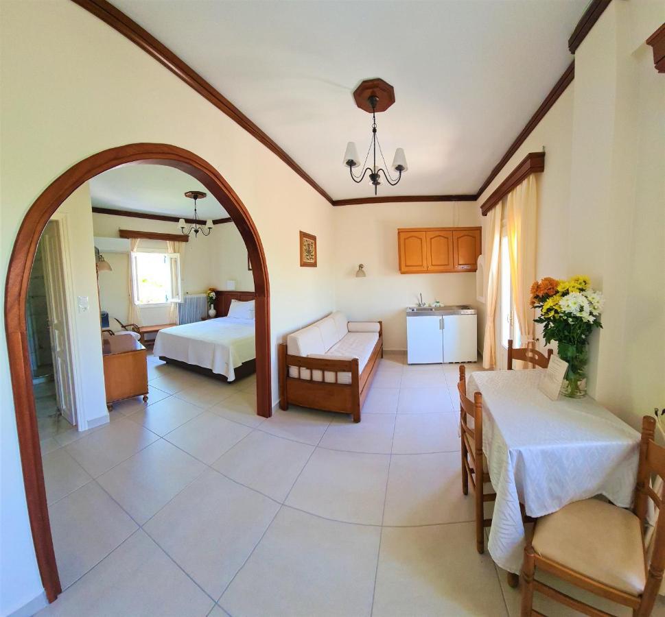 Kastro Hotel Spetses Town Bilik gambar