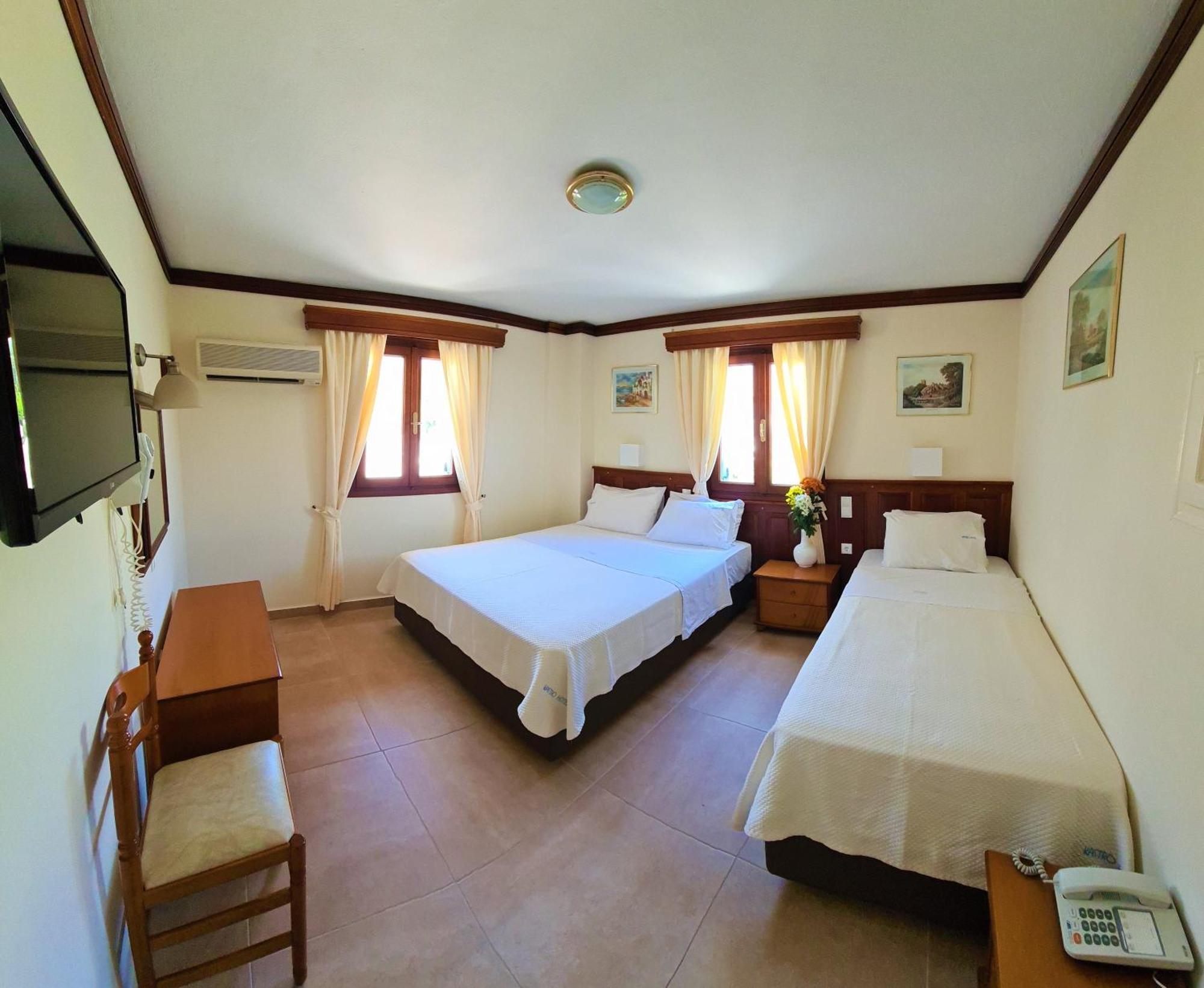 Kastro Hotel Spetses Town Bilik gambar
